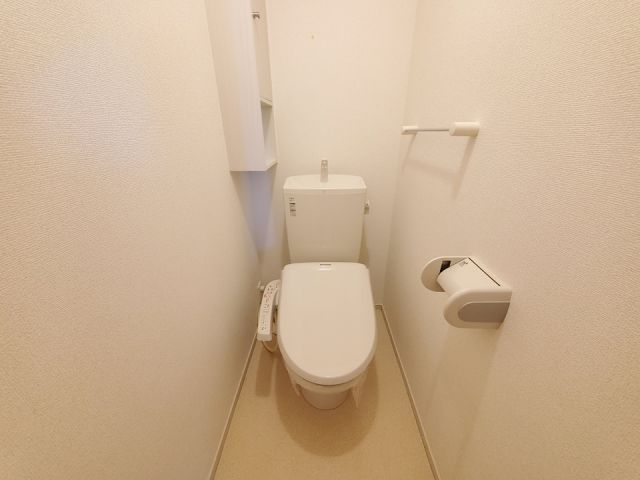 【フロントリヴァーＣのトイレ】