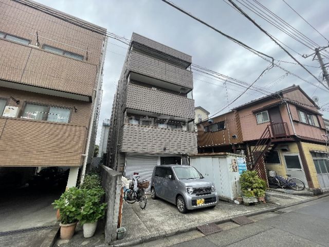 川崎市中原区苅宿のマンションの建物外観