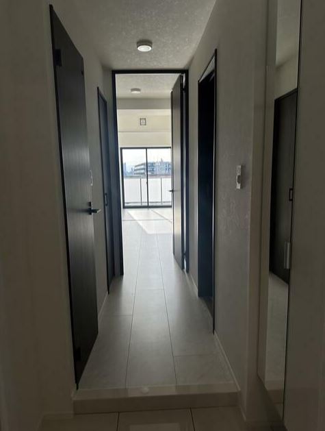 玄関　同物件別部屋です