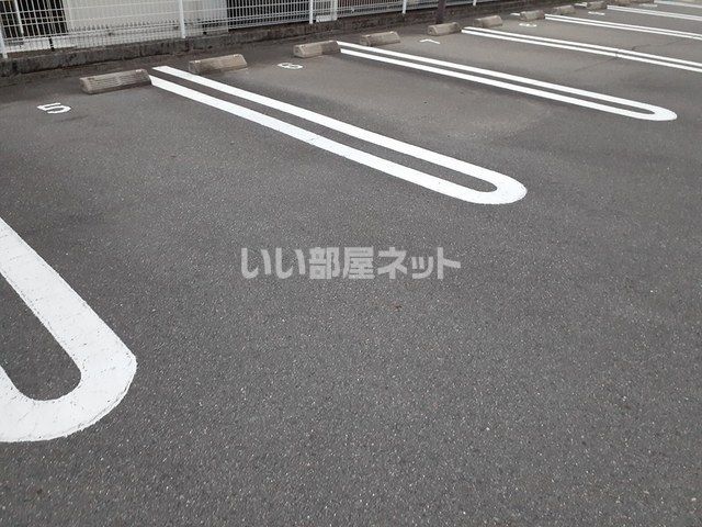 【セントレア小野Ａの駐車場】