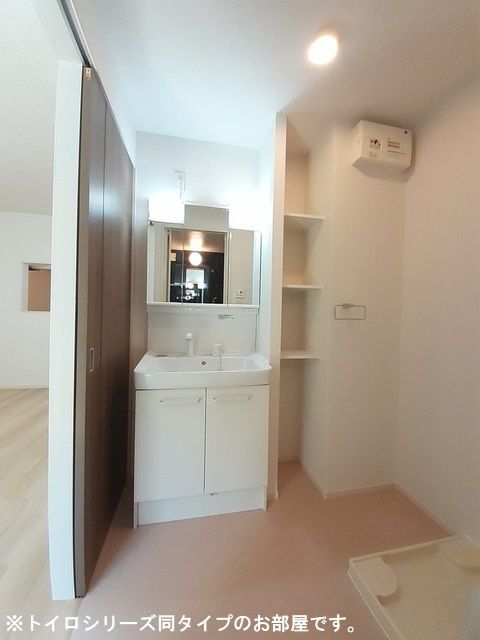 【屋島西町アパート（０２７７８９６０１）の洗面設備】