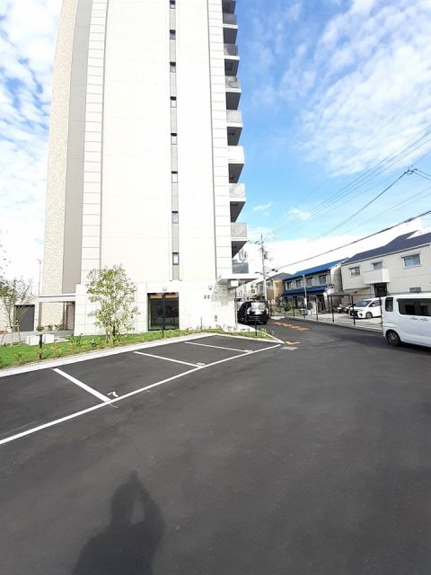 【堺市北区常磐町のマンションの駐車場】