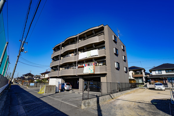 岡山市中区浜のマンションの建物外観