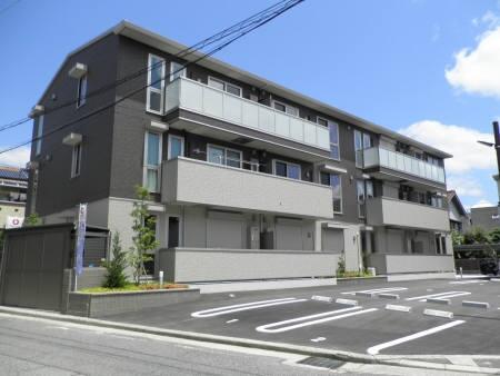 池田市石橋のアパートの建物外観