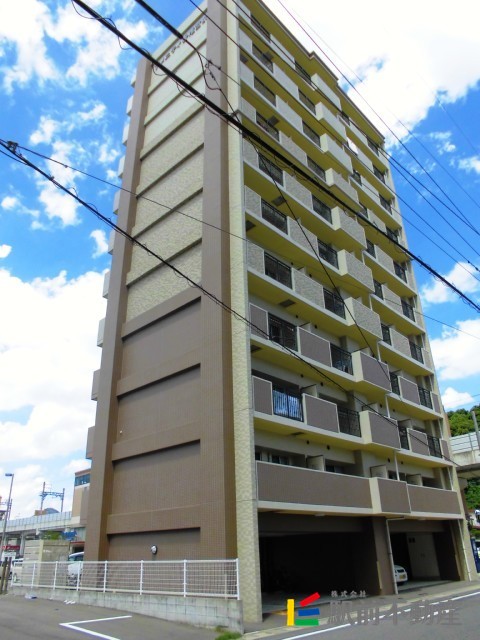 福岡市東区千早のマンションの建物外観