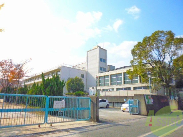 【箕面市小野原西のマンションの小学校】