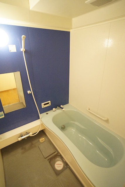 バス・シャワールーム　浴室（追焚機能付）広々１坪バスタブ♪