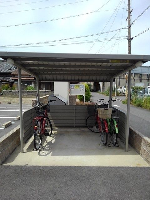 【四日市市川尻町のアパートのその他設備】