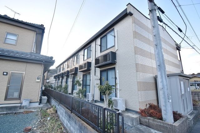 入間郡越生町大字西和田のアパートの建物外観