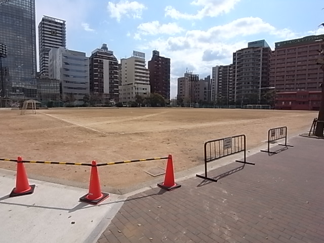 【神戸市中央区磯辺通のマンションの公園】