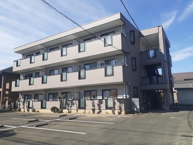 豊橋市牛川通のマンションの建物外観