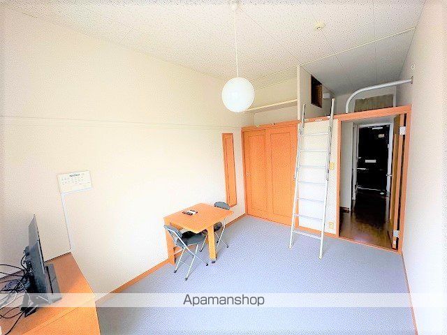 レオパレスセドル ブランシュIIの居間写真