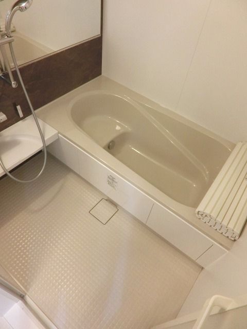 バス・シャワールーム　広々バスルーム