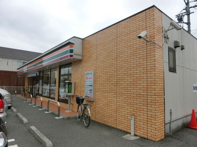 コンビニ　セブンイレブン（コンビニ）まで140m