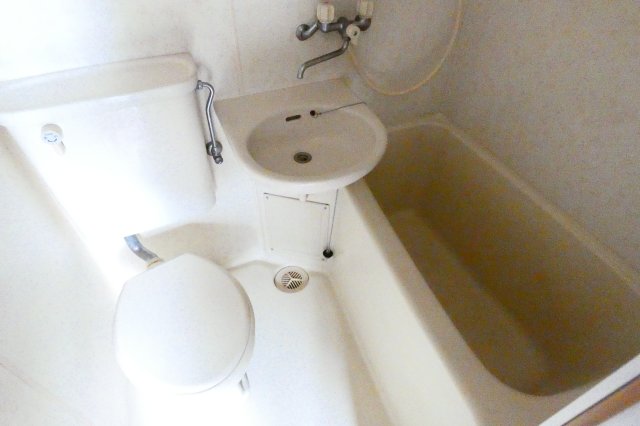 バス・シャワールーム　浴室の換気扇を交換したばかりです。