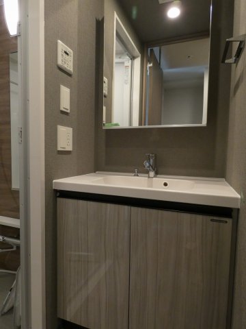 洗面設備　日々の生活に便利な「独立洗面化粧台」