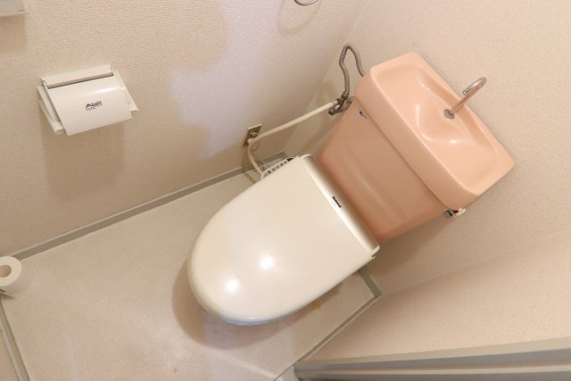 トイレ　※別室の参考写真の為、現況優先です。