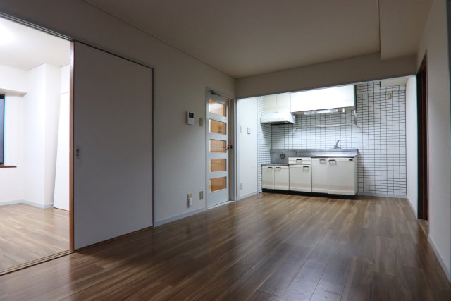 居室・リビング　※別室の参考写真の為、現況優先です。