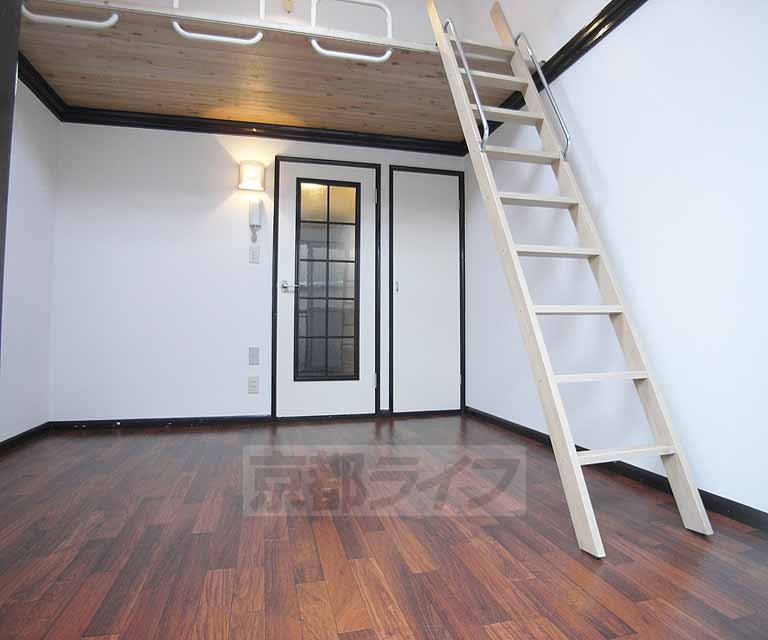 居室・リビング　ロフトがあります。