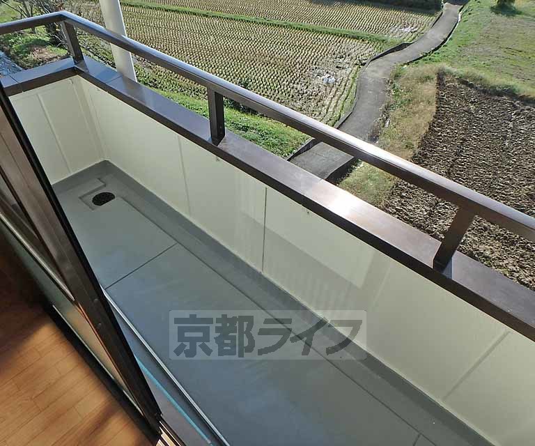 バルコニー　洗濯物も乾きそうです