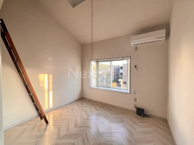 居室・リビング　グレース南大沢B 208