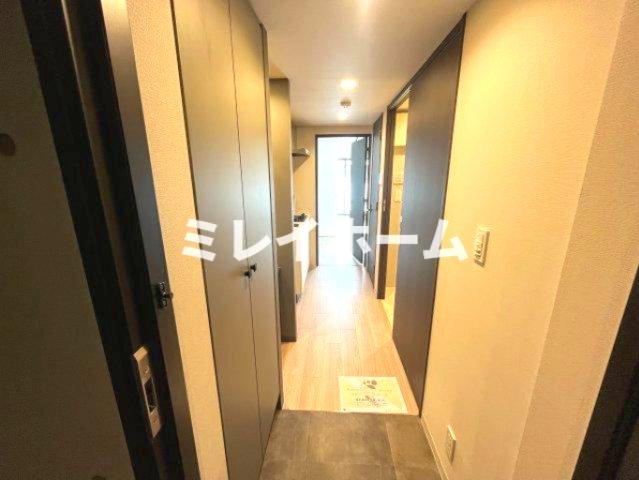 玄関　同建物内別のお部屋の参考写真になります。