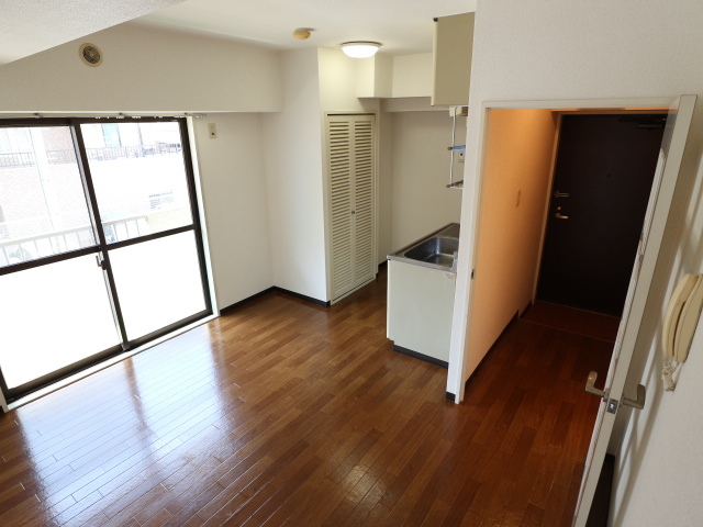 居室・リビング　※写真は他号室です