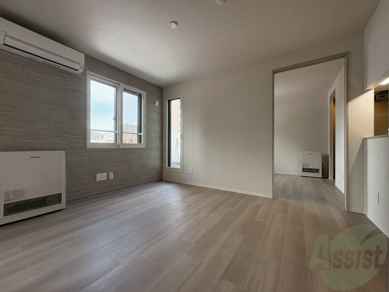 居室・リビング　広々としたリビングですね。使い勝手がよさそうですね！