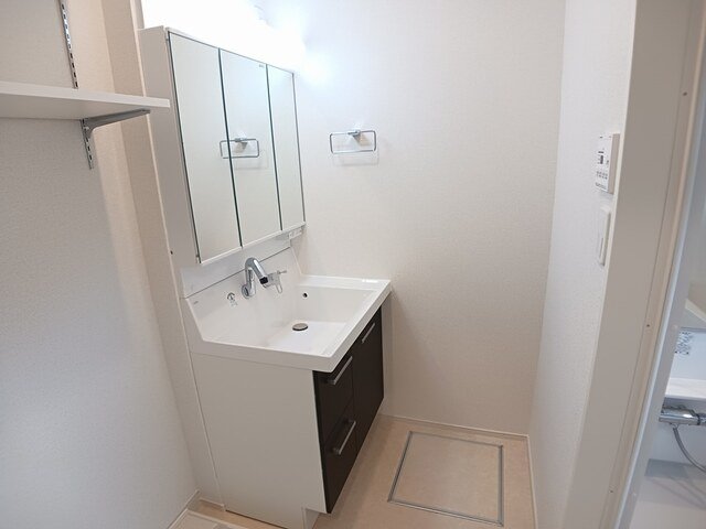 洗面設備　脱衣スペースもあります