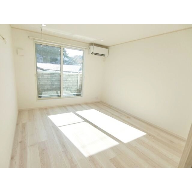 居室・リビング　日当たり良好♪広々7.4帖