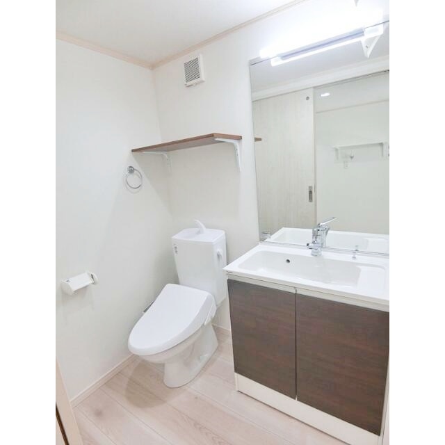 洗面設備　広々独立洗面台