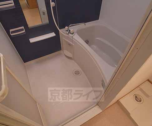 バス・シャワールーム　オシャレなお風呂。さらに追い炊き付き・