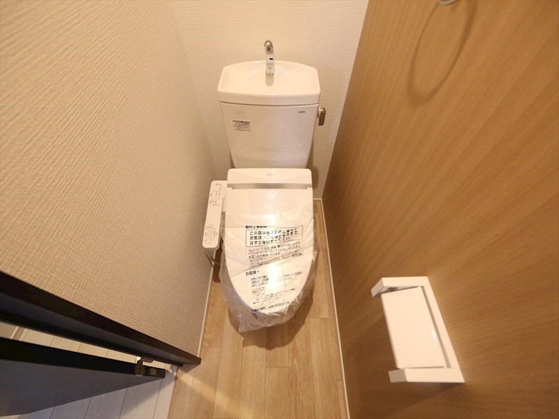 トイレ　温水洗浄暖房便座付トイレ
