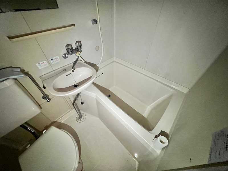 バス・シャワールーム　別のお部屋の写真を使用しております。