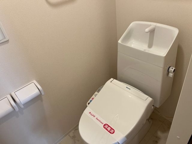 トイレ　※別号室の写真の場合、現況優先となります。