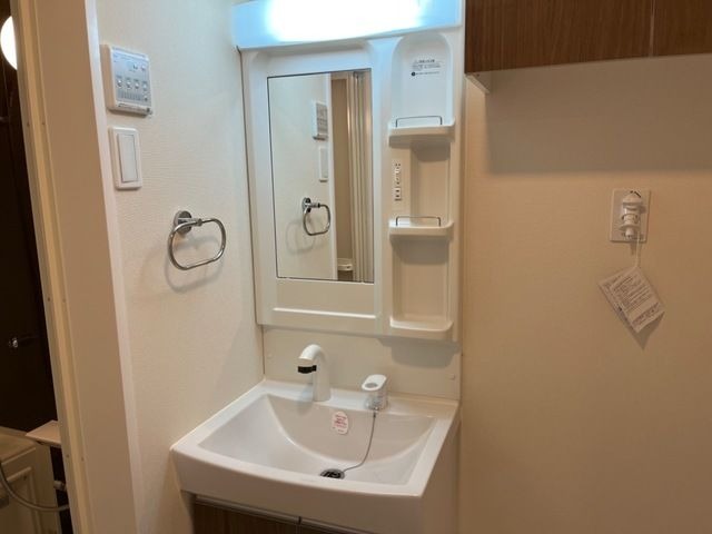 洗面設備　※別号室の写真の場合、現況優先となります。