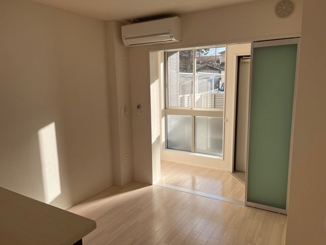 居室・リビング　※別号室の写真の場合、現況優先となります。