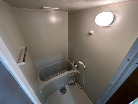 バス・シャワールーム　換気扇付きお風呂場でお掃除楽になるのでゆったり入浴出来ます