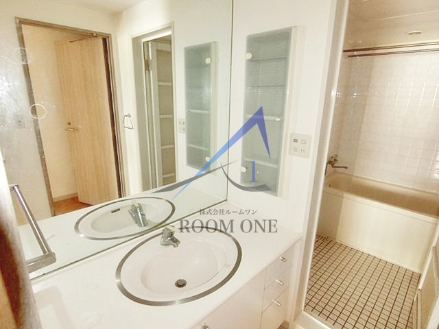 洗面設備　洗面台です。