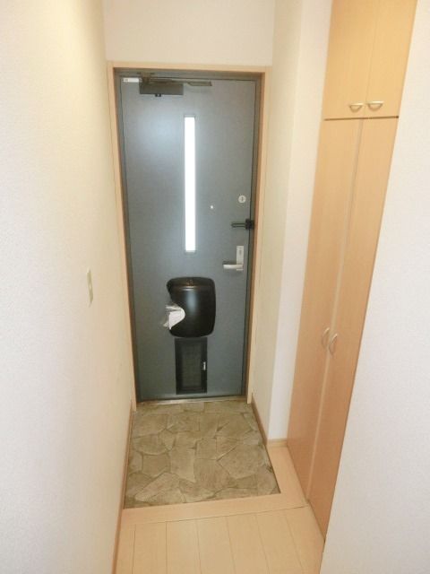 玄関　シューズボックス付きの玄関。