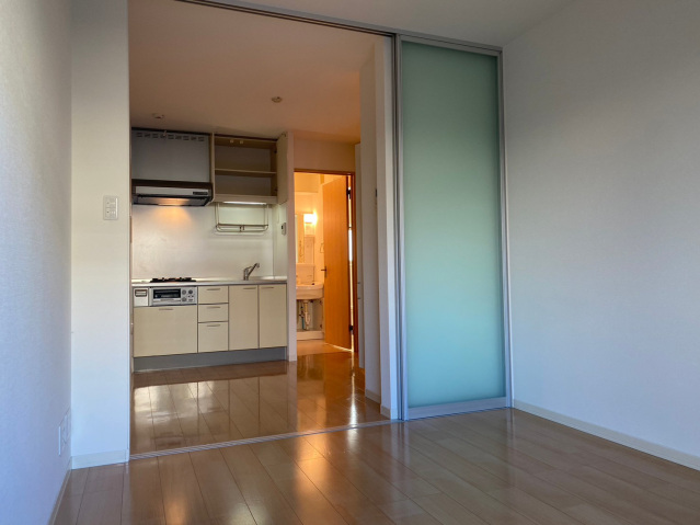 居室・リビング　☆１DKのキッチンは広いです☆