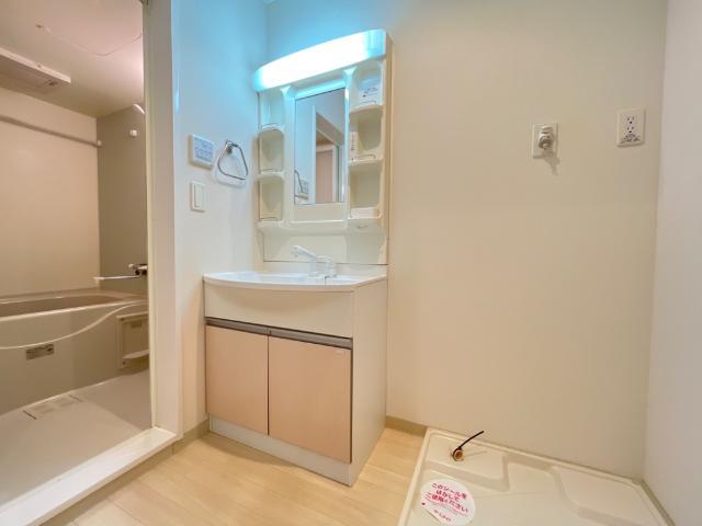 洗面設備　洗髪洗面化粧台