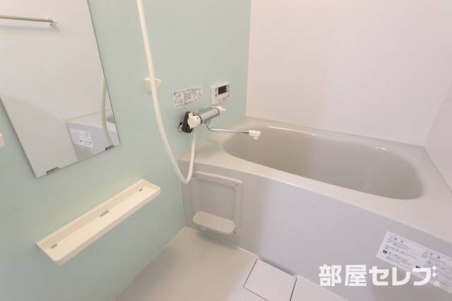 バス・シャワールーム　ゆったりバスルームです