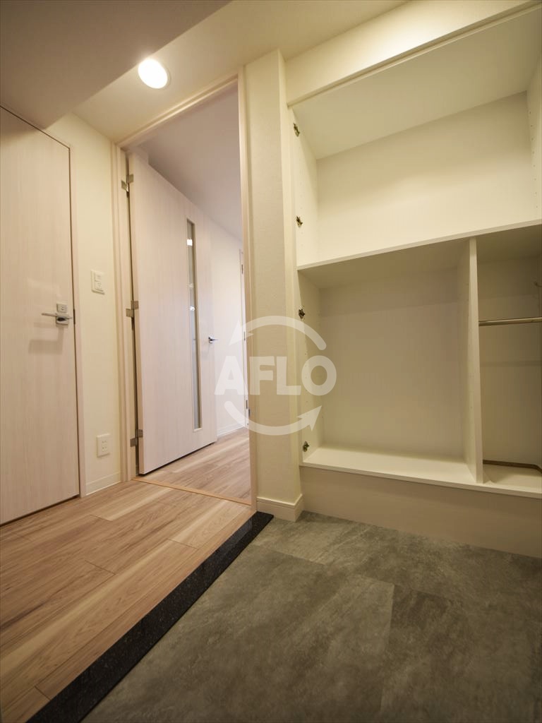 玄関　プレサンス北浜オリジン　玄関