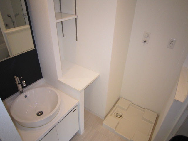 洗面設備　コンパクトで使いやすい洗面所