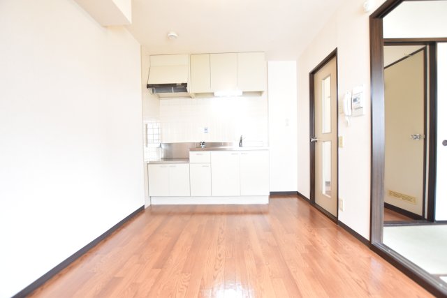 居室・リビング　別号室画像。ご参考下さい