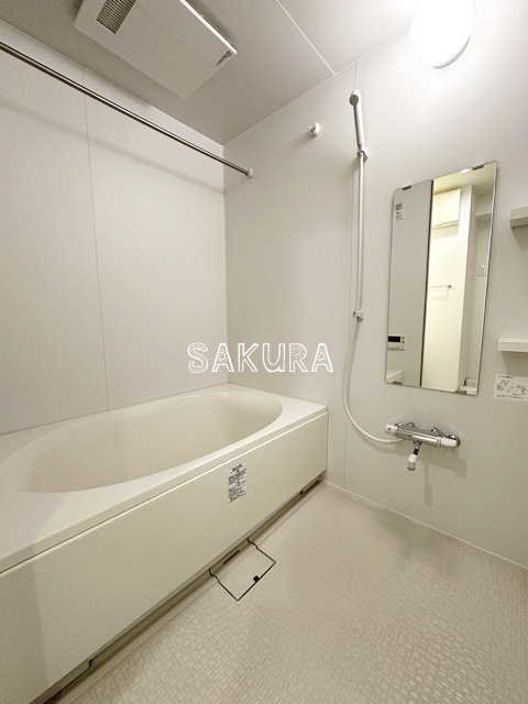 バス・シャワールーム　ご家族や長時間入浴に便利な追い炊き機能付きです♪