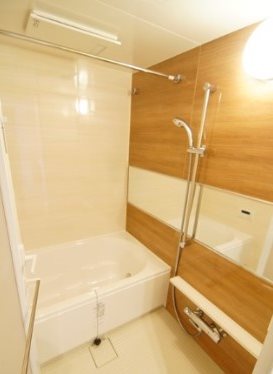 バス・シャワールーム　※別部屋の参考写真です。