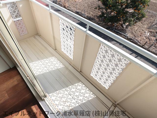 バルコニー　陽当たり良好なバルコニーです