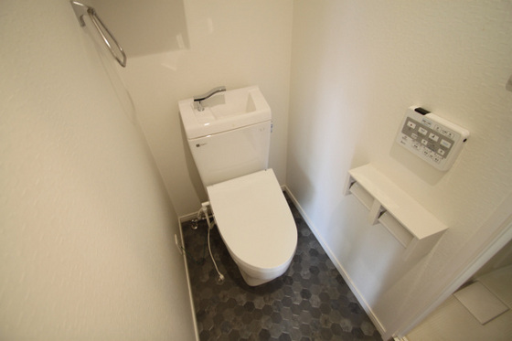 トイレ　※別号室のお写真です。